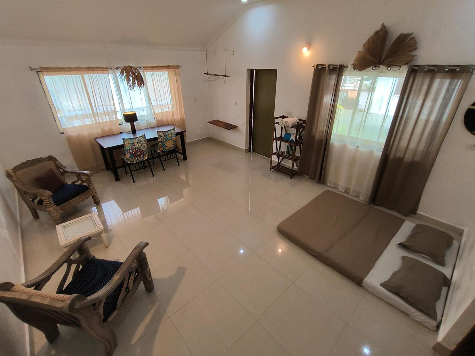J-House, Spacious Apartments With Balconies, Thalassa 1Min Away Siolim Cameră foto